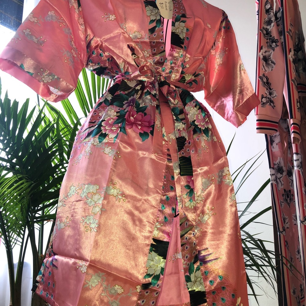 Peacock Kimono Robe. - Picture 3 of 5